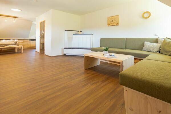 Wohnbereich der Ferienwohnung Baumkrone***** des Oberh�fenhof im Jostal im Schwarzwald